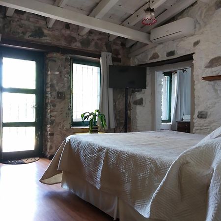 Casa Francis - Apartamentos コロニア・デル・サクラメント エクステリア 写真