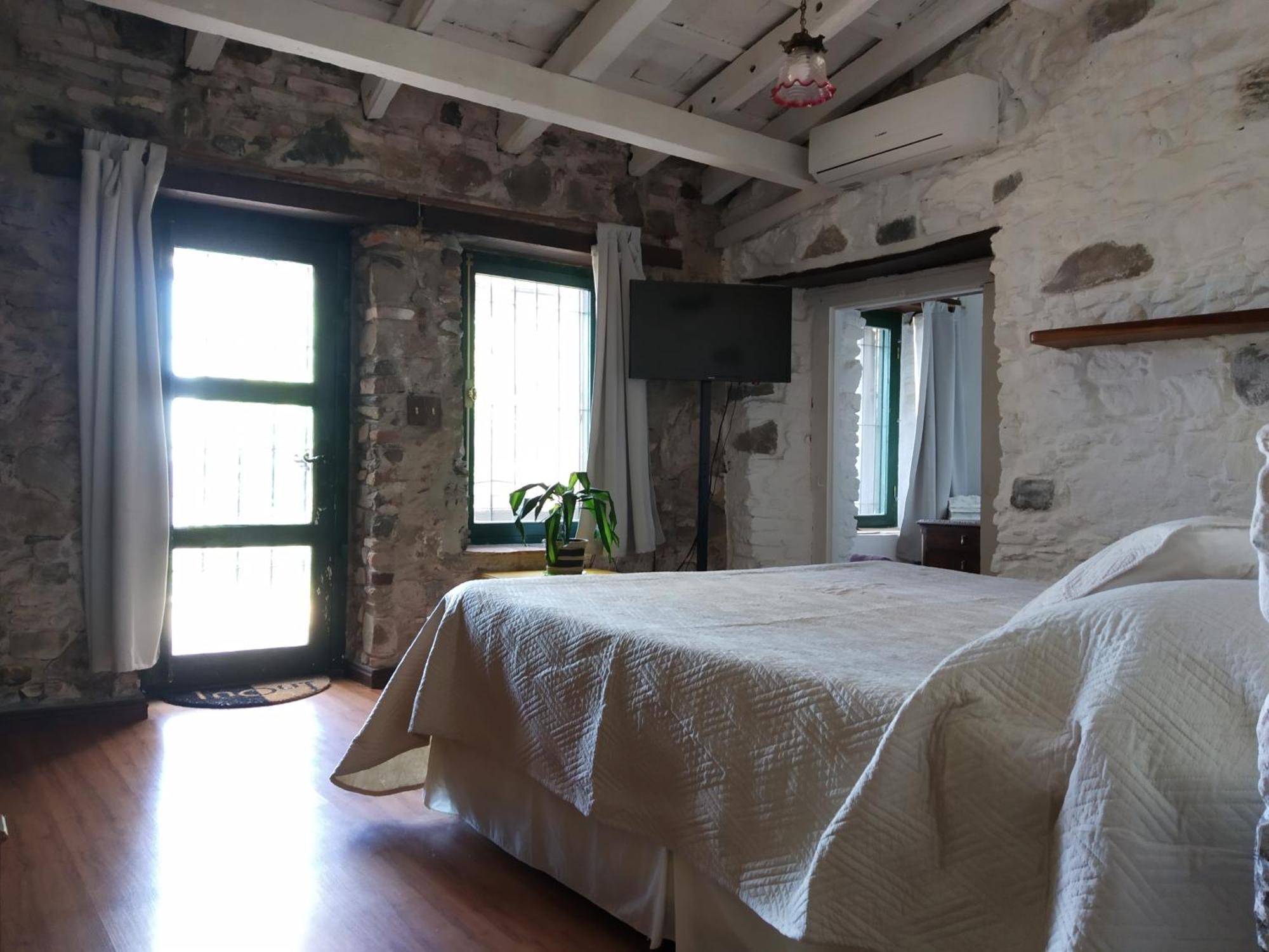Casa Francis - Apartamentos コロニア・デル・サクラメント エクステリア 写真