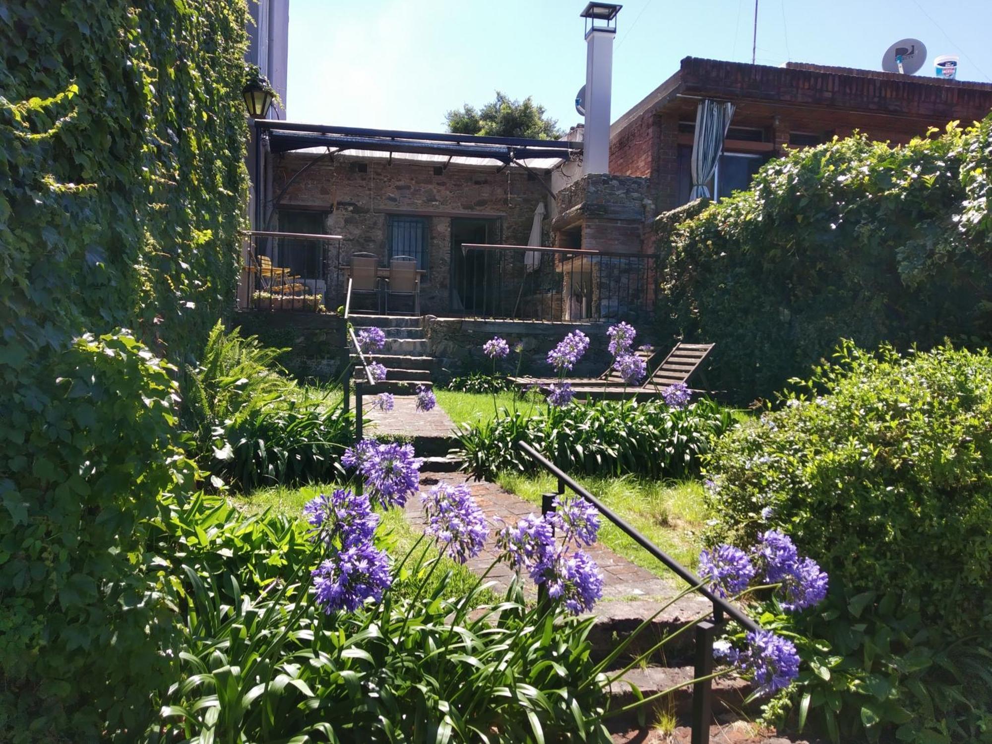 Casa Francis - Apartamentos コロニア・デル・サクラメント エクステリア 写真