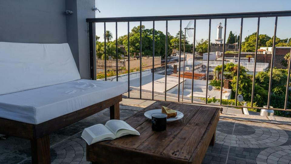 Casa Francis - Apartamentos コロニア・デル・サクラメント エクステリア 写真