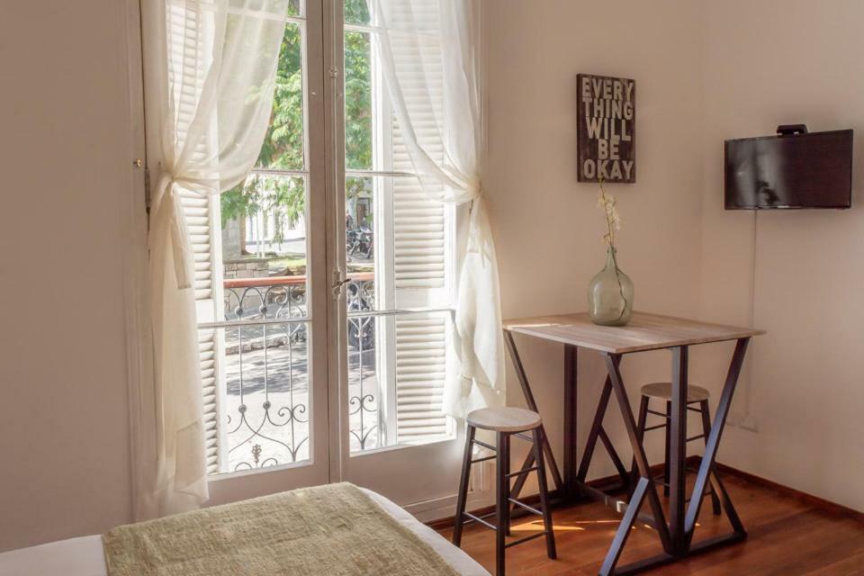 Casa Francis - Apartamentos コロニア・デル・サクラメント エクステリア 写真